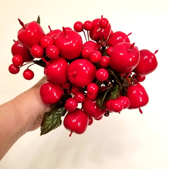 6 pcs High Gloss Red Berries & Apples Christmas Thanksgiving Ornaments Bunches - Picture 1 of 6